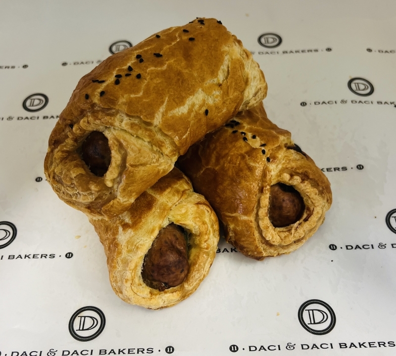 Beef & Shiraz sausage roll