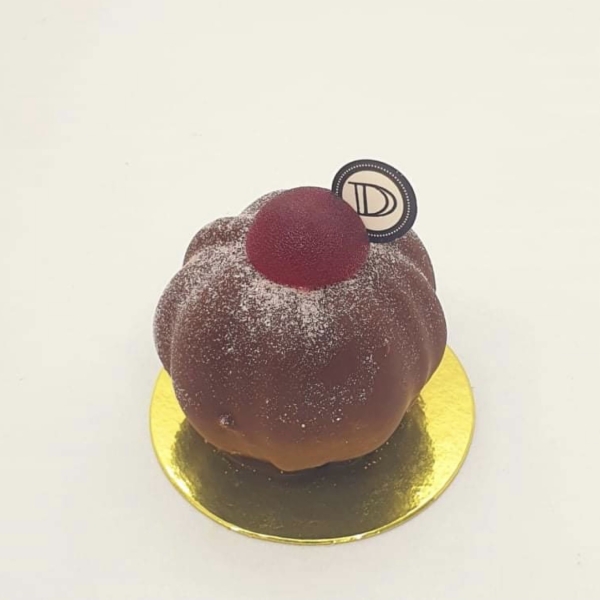 Chocolate & raspberry bombe (vegan)